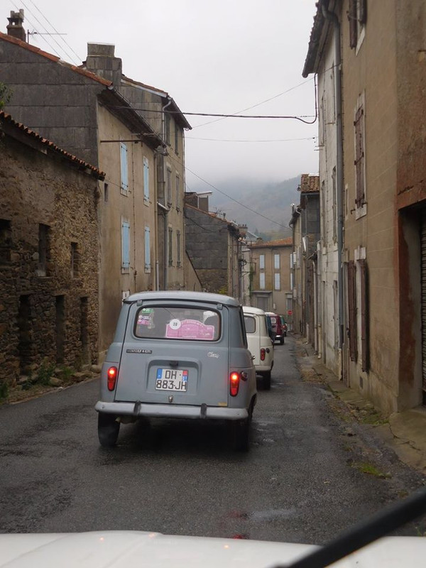 12106903_830945240359901_4723990491095130695_n