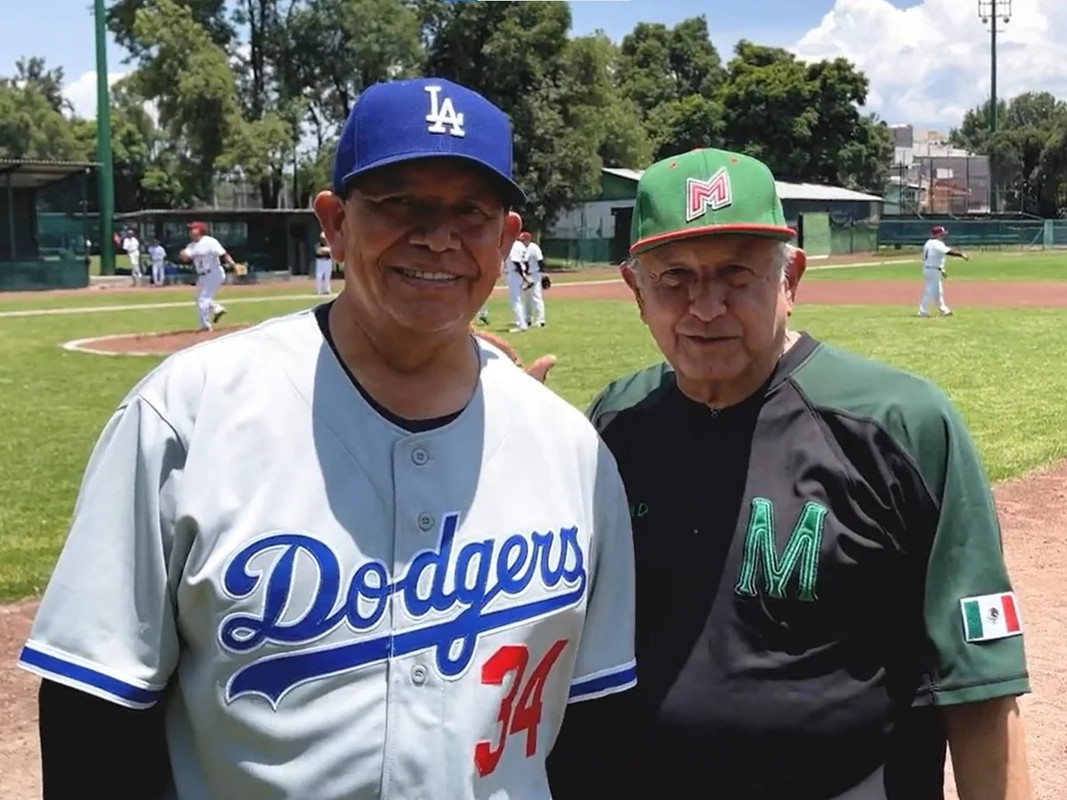 AMLO convive con Fernando Valenzuela: 