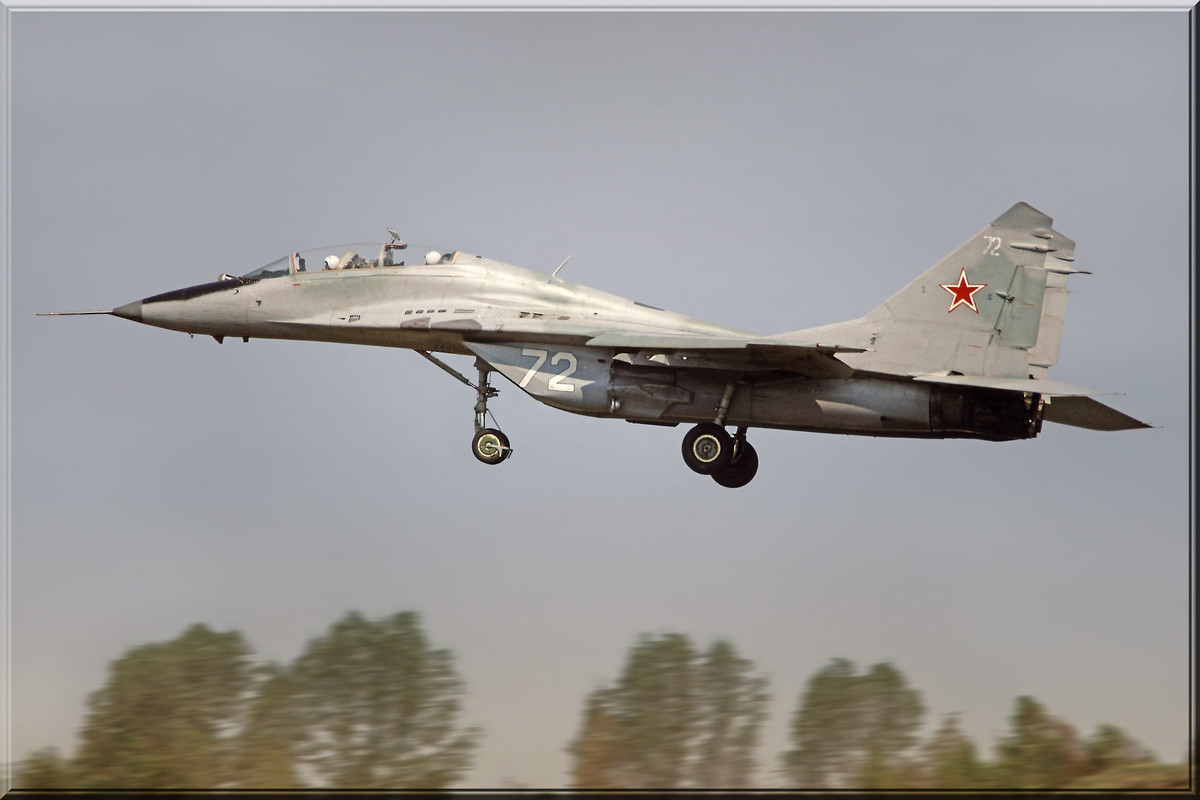 31 GvIAP MiG-29UB, 72 White_5090300549 summer 1992