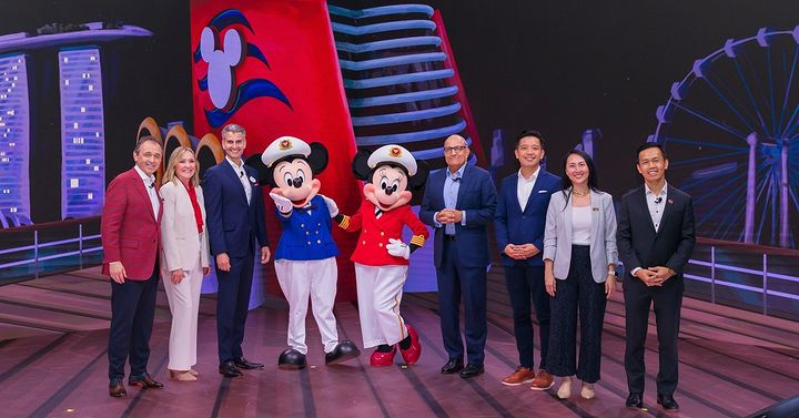 Kapal pesiar Disney Criuse Line bekerja sama dengan Singapore Tourism Board mengumumkan akan memulai perjalanan baru di kawasan ASEAN dari Singapura mulai 2025 mendatang.