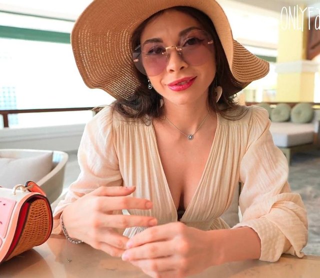 Pickup Elit Slut At Vacation And Fuck In Hotel 11