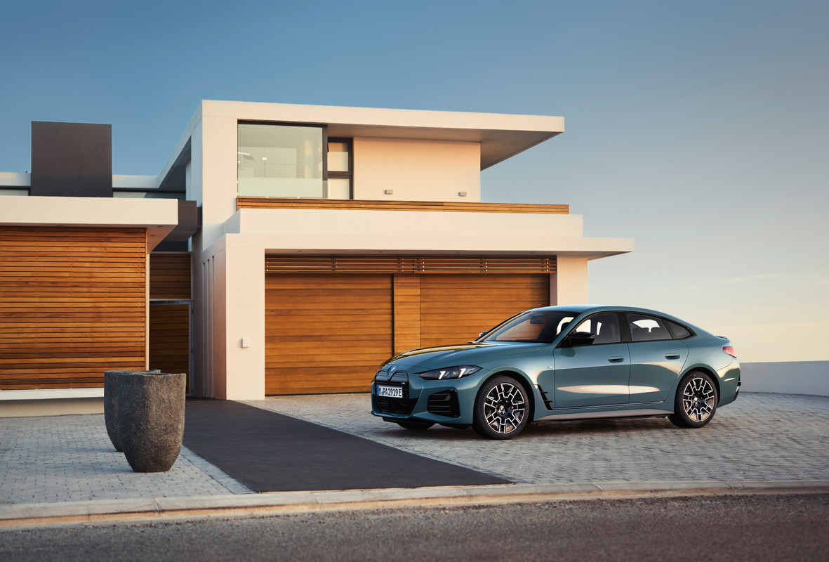 P90546644_highRes_the-new-bmw-i4-m50-x