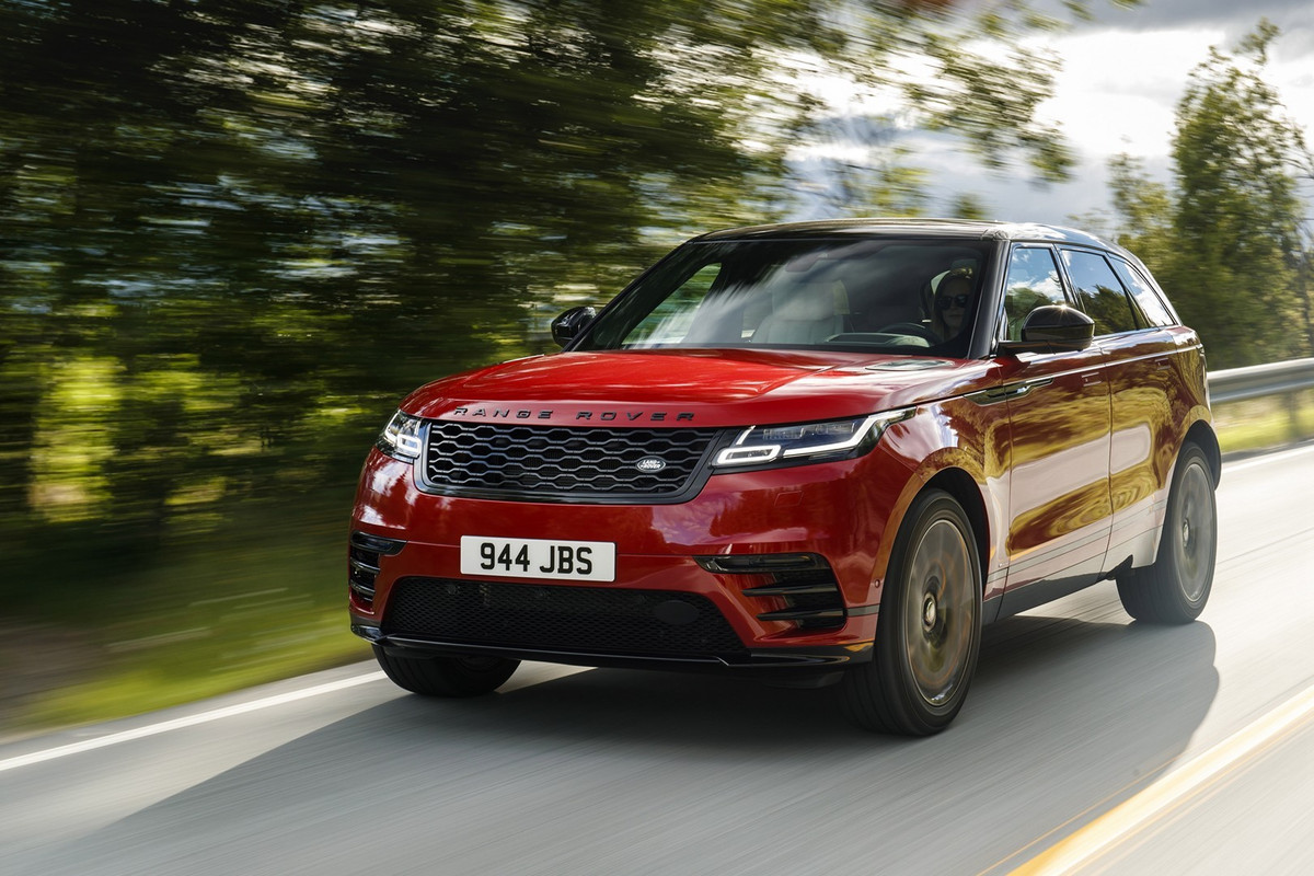 2019 Range Rover Velar R-Dynamic HSE Black Pack (4)