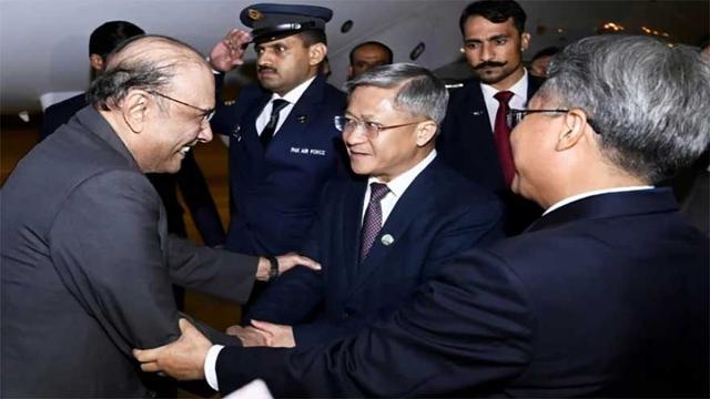 President Zardari arrives in China for talks on economic and trade cooperation