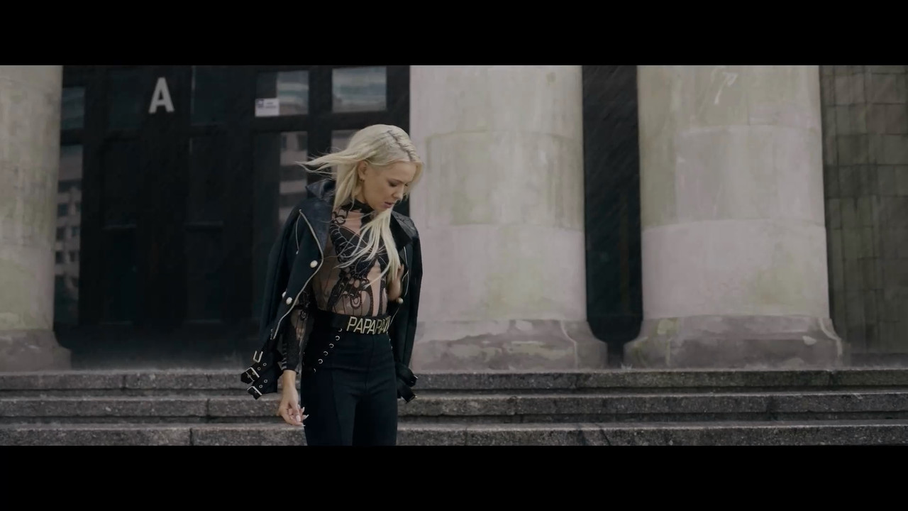 Dziewczyny.z.Dubaju.[Girls.To.Buy].2022.PL.1080p.KOR.FHDRip.H264.AAC-FST.mp4_snapshot_00.32.14.114