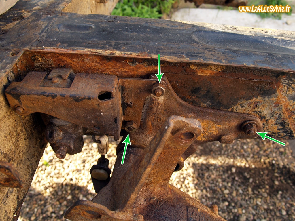 vis-palier-interieur-gauche-train-arriere-4l