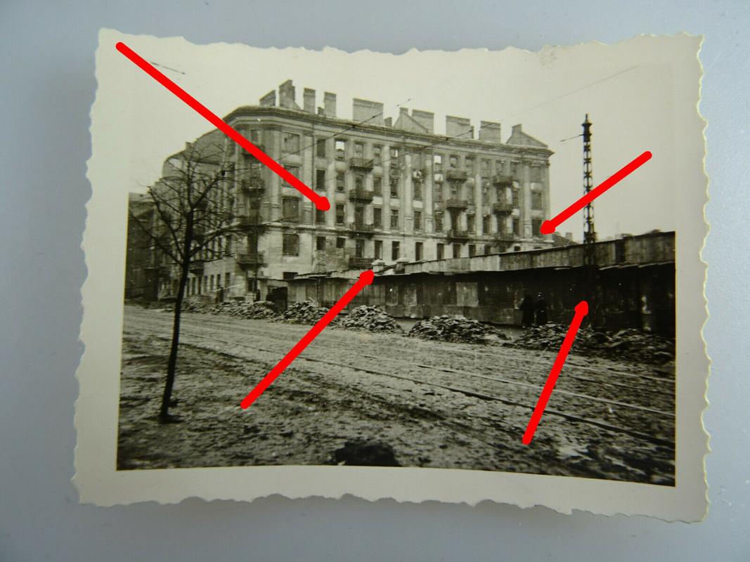 Foto, Polen Warschau, der Markt ist vorbei, Strasse , zerstörte Häuser
