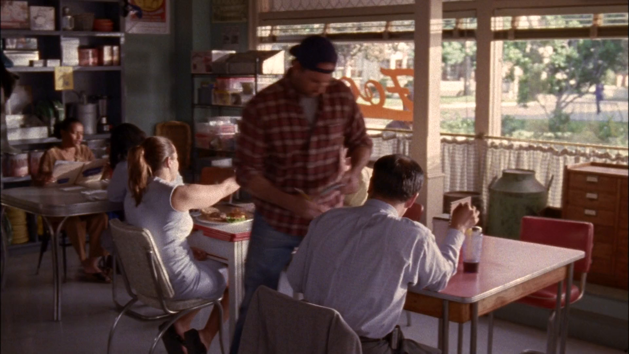 Gilmore.Girls.S04E01.Yale.sto.arrivando.1080p.WEBMux.ITA.ENG.x264-BlackBit[screenshot 6]