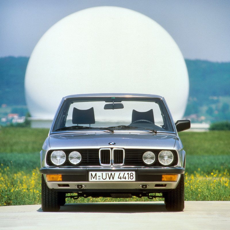 P90504625_highRes_bmw-518-520i-525i-52