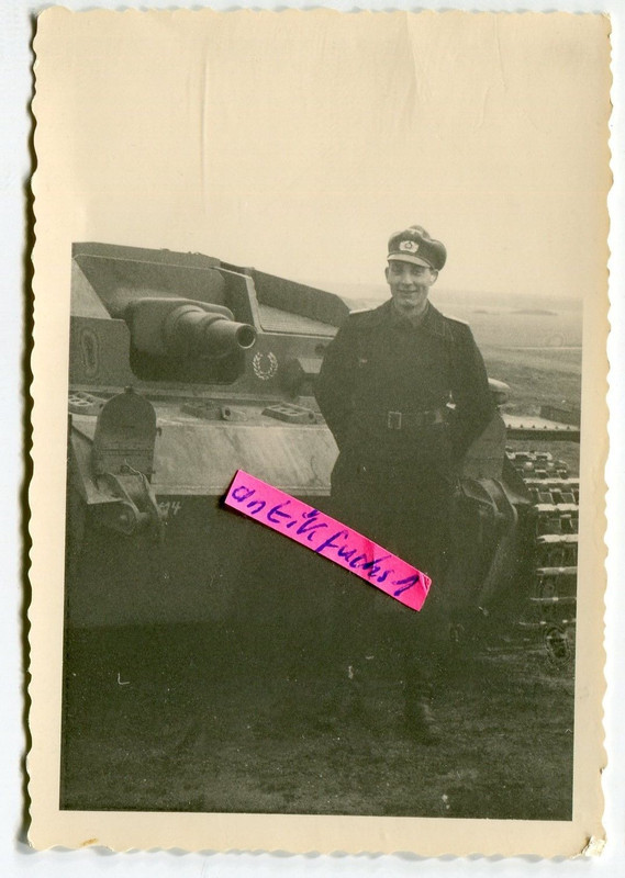 Panzer-Sturmgeschütz mit Wappen im 2.WK