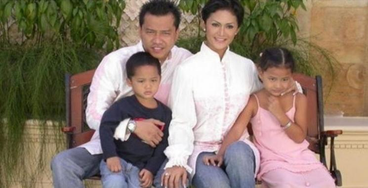 Potret bahagia keluarga Anang Hermansyah bersama Krisdayanti sebelum bercerai