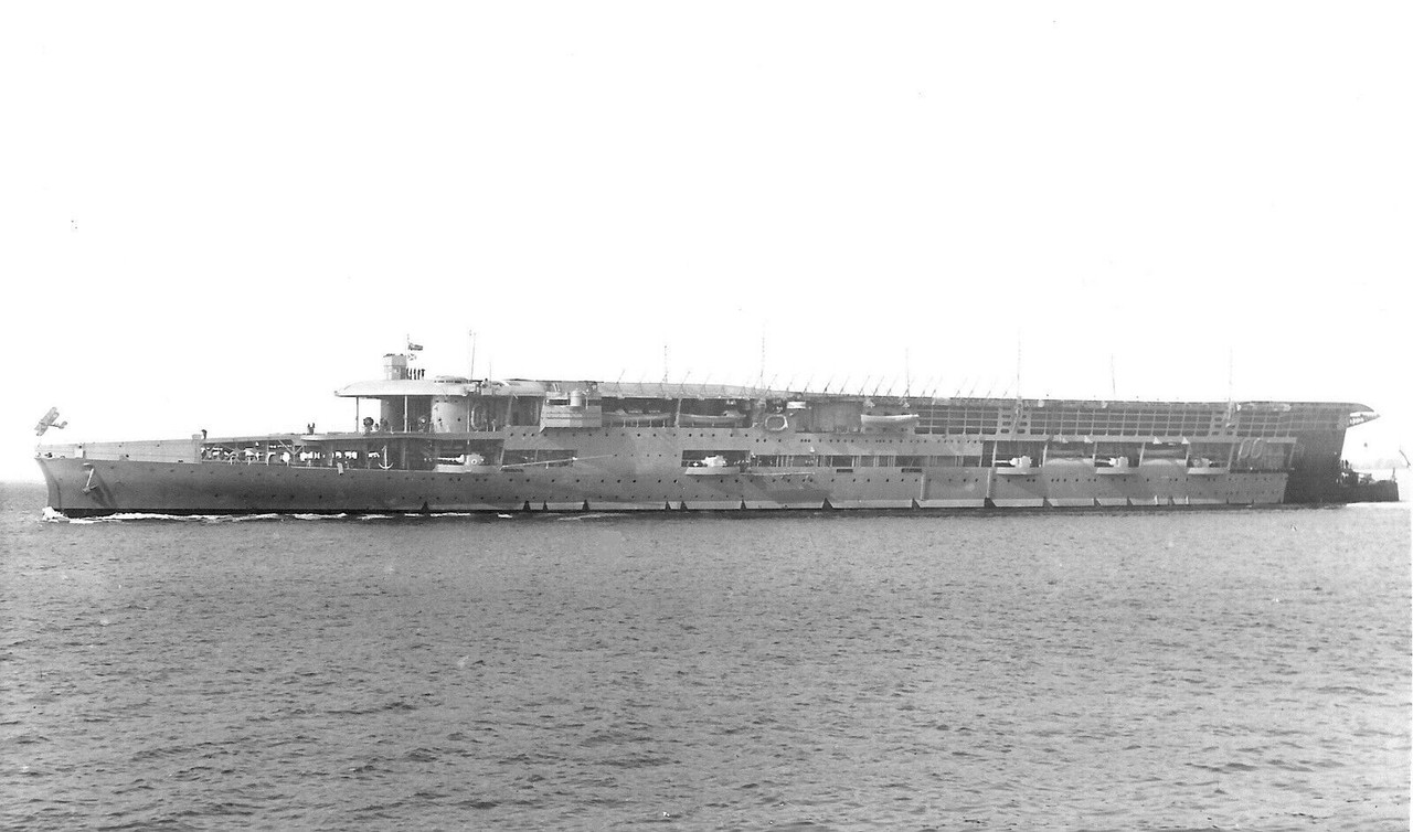 ROYAL NAVY, HMS FURIOUS (47)., 1929., carrier, B-w PHOTOGRAPH W&L d