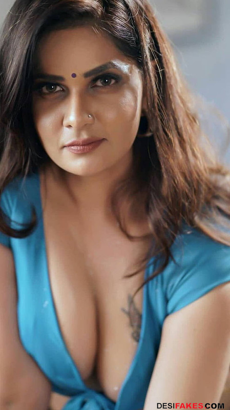 Aabha Paul Cleavage (5)