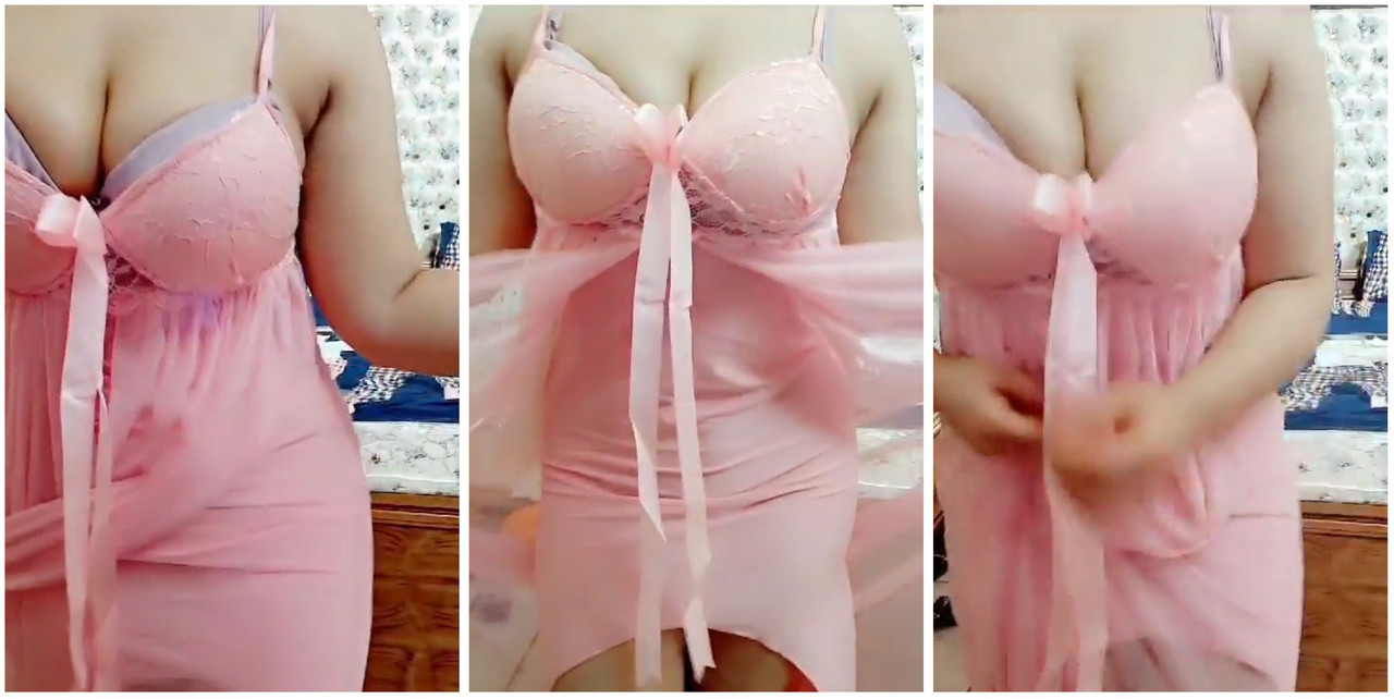 horney aunty showing her huge boobs nude video