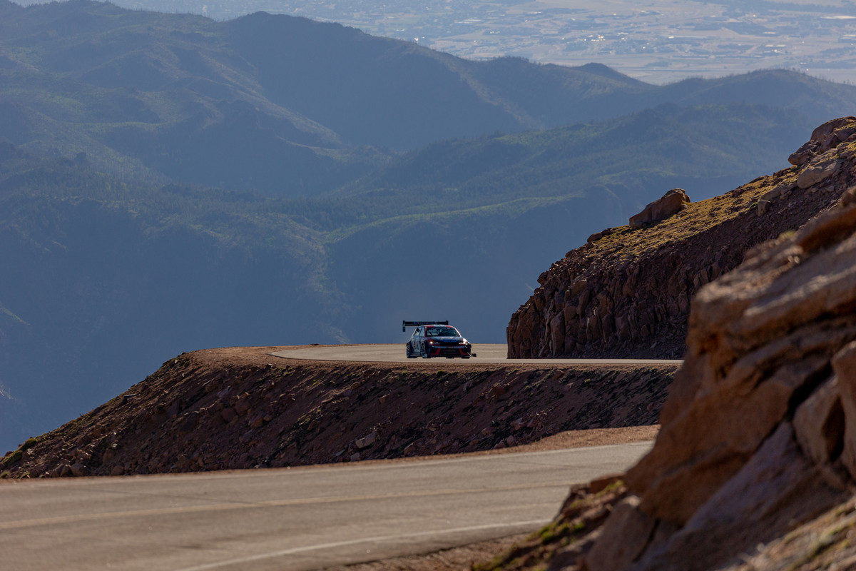 60213-HyundaiMotorsIONIQ5NSetsBenchmarkforCrossoverEVsatPikesPeakInternationalHillClimb