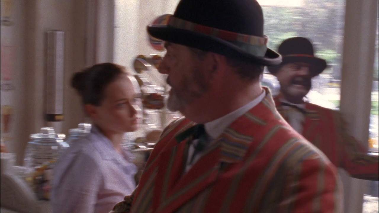 Gilmore.Girls.S04E01.Yale.sto.arrivando.1080p.WEBMux.ITA.ENG.x264-BlackBit[screenshot 8]