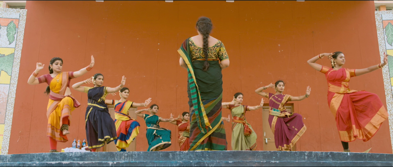 Nivetha Thomas- [SNASP] Busty ASS & Navel Sip scene -Ninnu Kori  (47)