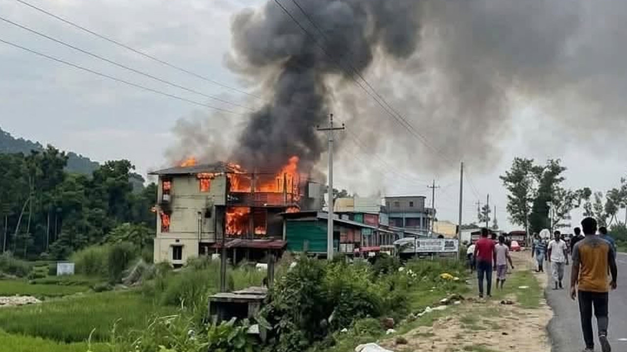 কক্সবাজারে রিসোর্টে আগুন, মৃত বেড়ে ১০