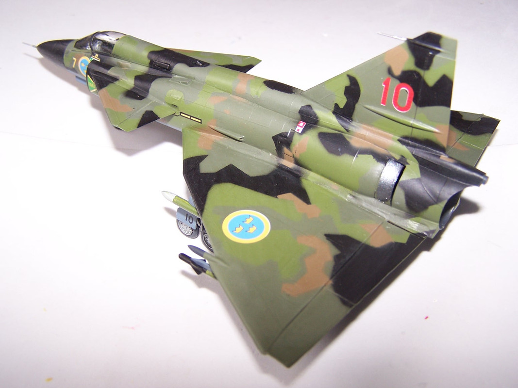 Heller_Saab_AJ37_Viggen-RP