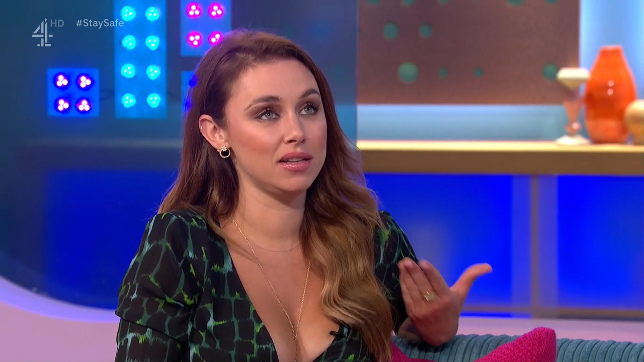 Una Healy 160820.mp4_snapshot_02.00_[2020.08.16_21.47.03]