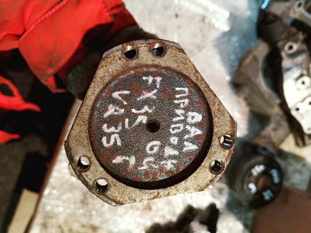 Фланец привода