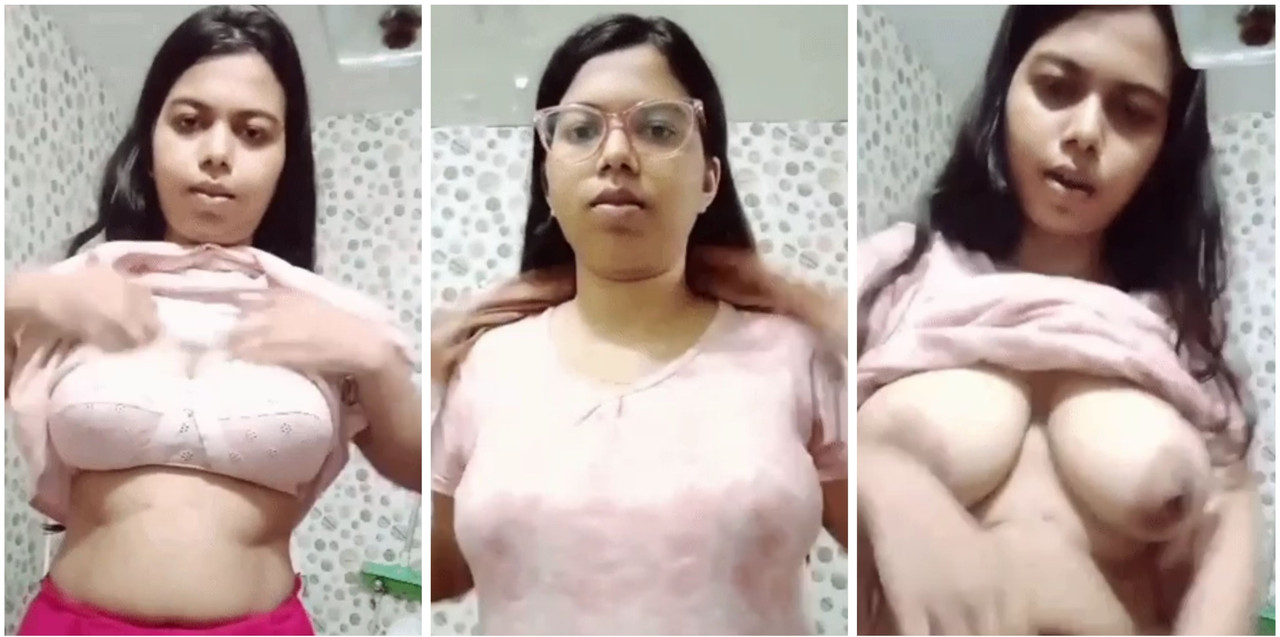 Hot desi indian girl fingering in her pssy and showing boobs Latest viral video