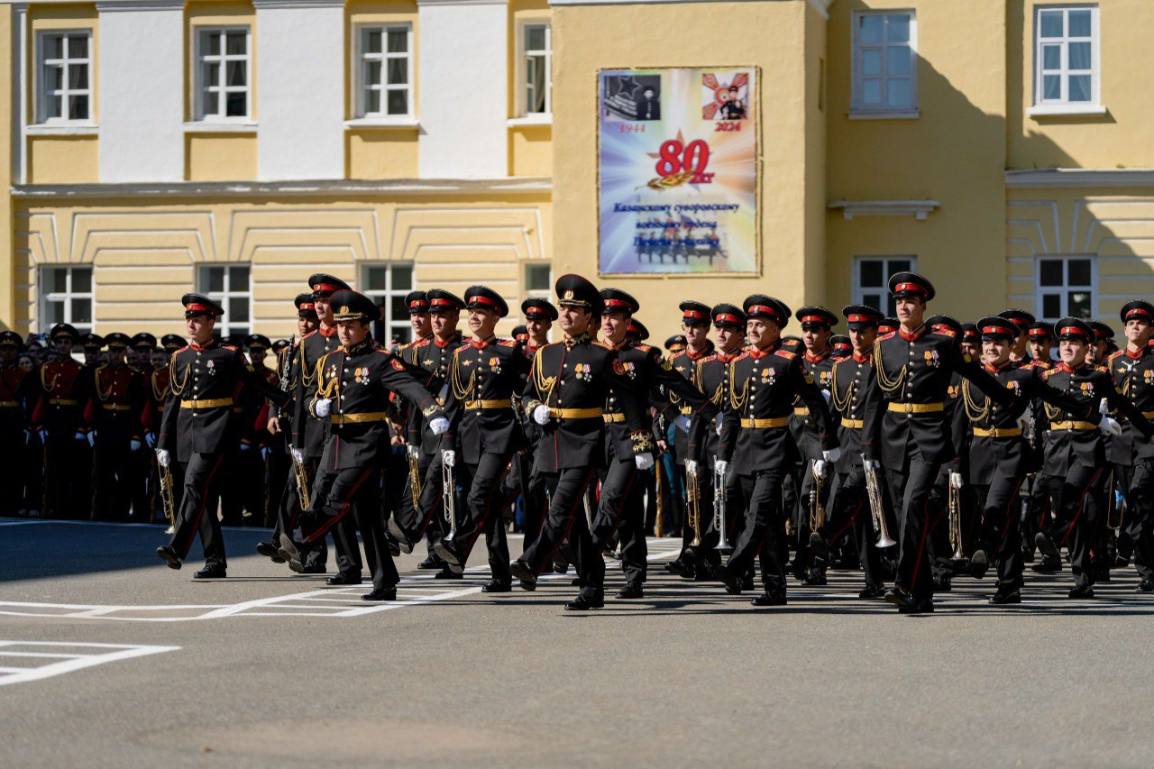Курсанты Казанского СВУ