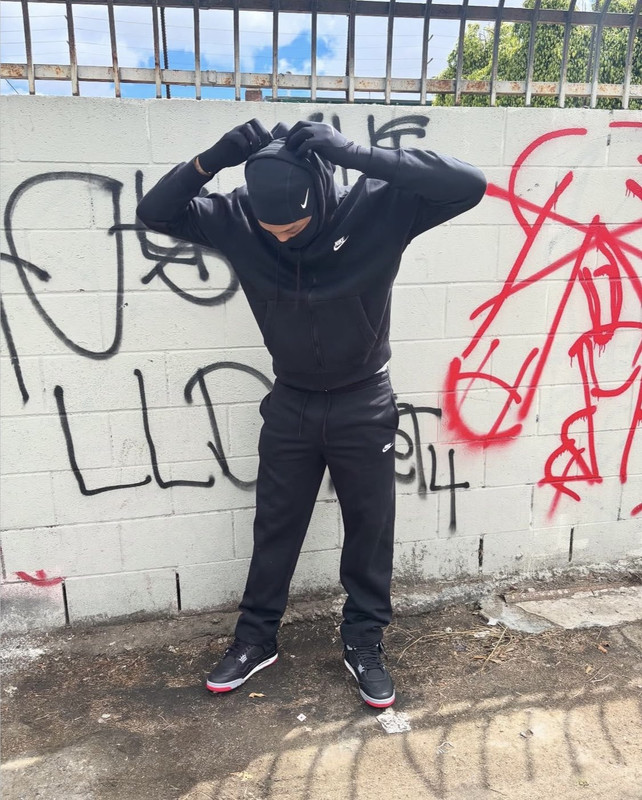 1077-CD48-77-D6-4-FA4-B523-E0386962014-F