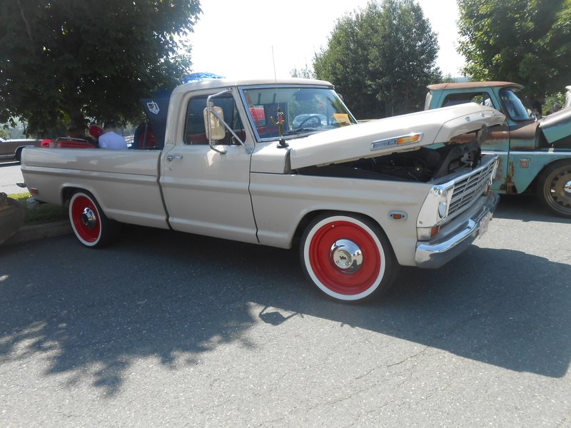 Expo D'auto V8 Antique de Ste-Marie - 4 août 2024 2024-139