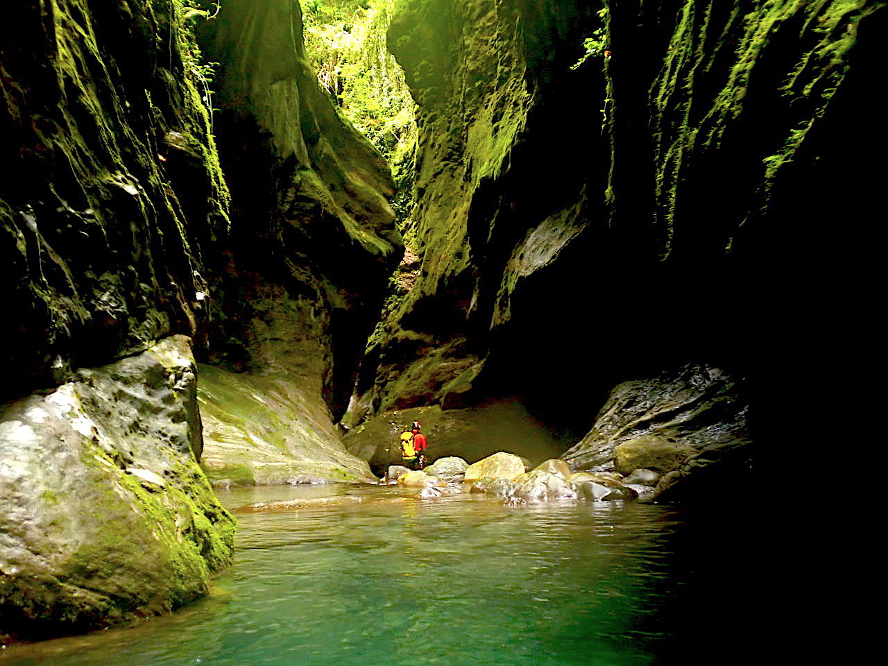 Canyon du Valentin Laruns gorge encaissée sauts vallée d'Ossau canyoning