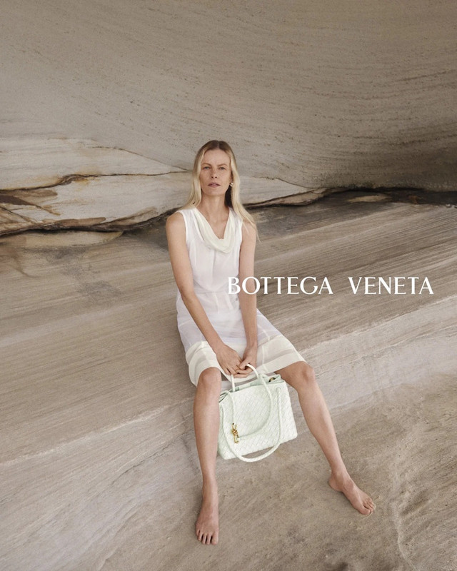 Bottega Veneta, la campagna SS23 con Kate Moss Bottega Veneta, la campagna SS23 con Kate Moss