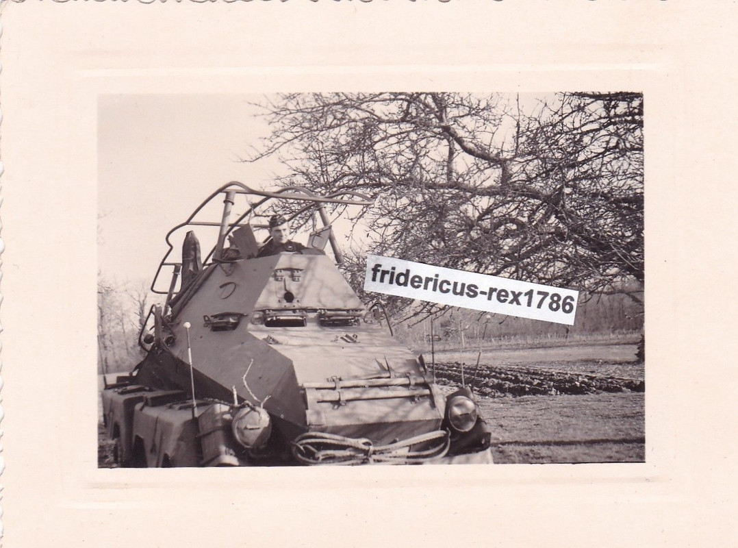 Foto schwerer Panzerfunkwagen Sd. Kfz. 263 (8-rad) mit Rahmenant