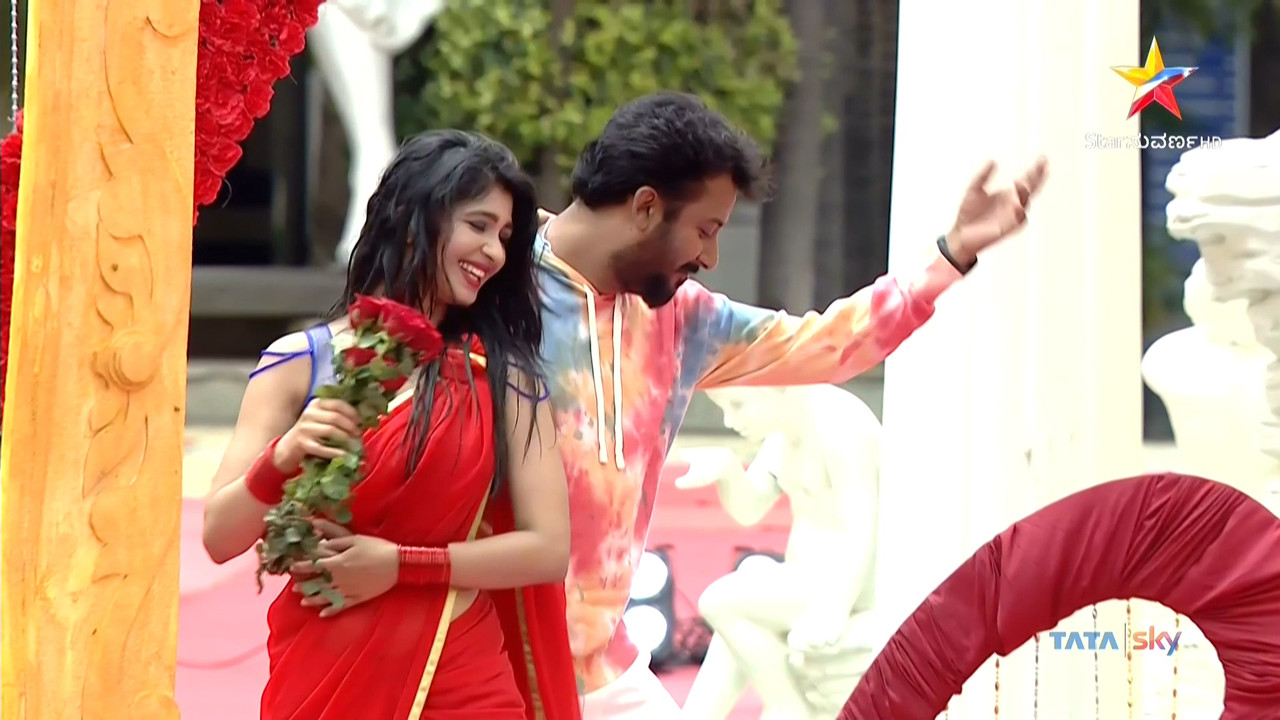 [Image: Dance-Dance-Aditi-Prabhudeva-CLIP-1-mp4-...05-347.jpg]