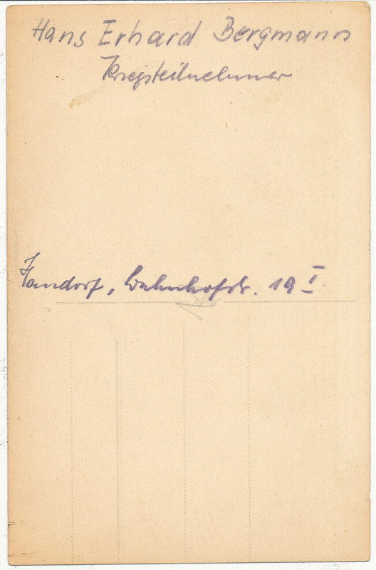 Foto Sonderkommando Elbe Pilot Erhard Bergmann auf Messerschmitt Me 109 Flugzeug (1)