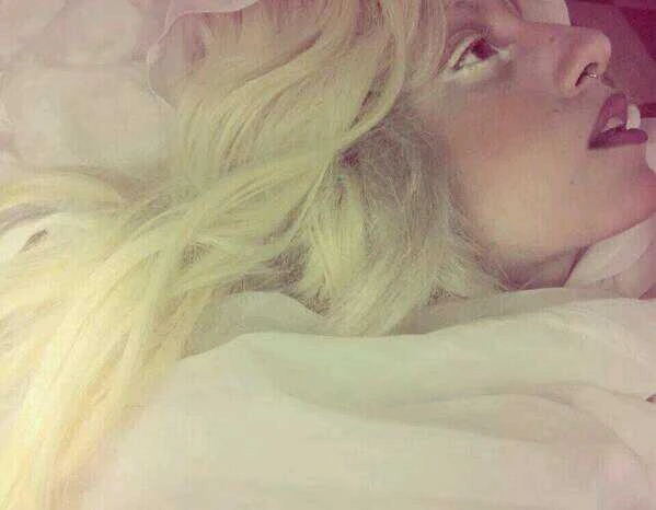 10-27-13-London-Hotel-room-001.webp