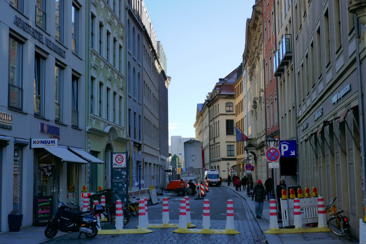 Bild: https://i.postimg.cc/NFvMFZ8S/P1240740.jpg