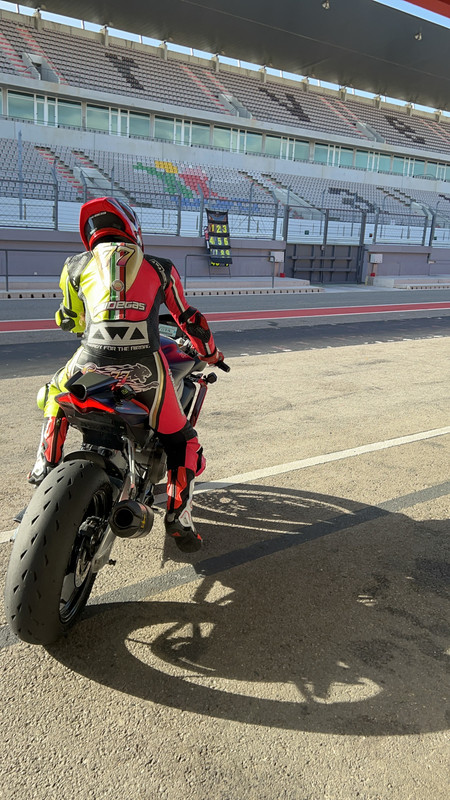 945E4650-915A-438E-A583-D2E25B69939B