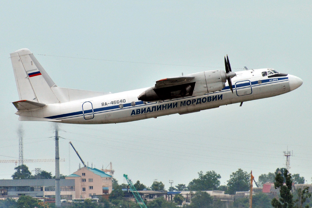 Самолет саранск. Грузовой самолет. Самолет саранск сегодня. S7 саранск. Эвакуация воздушных судов с летного поля.