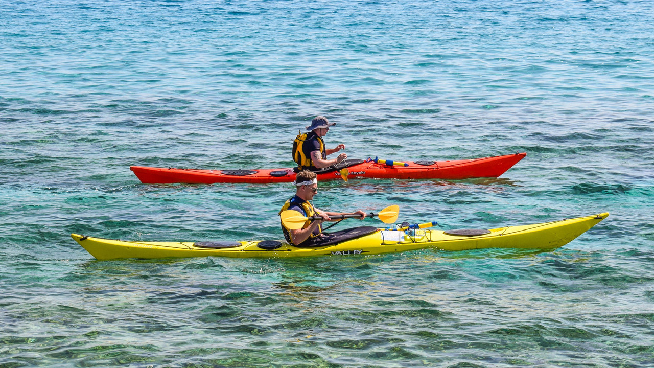 yellowredcanoes.jpg