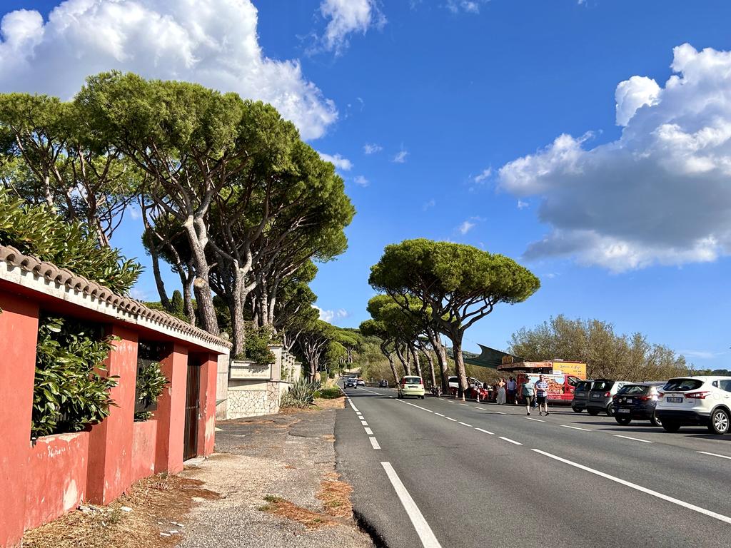 Жаркий сентябрь на побережье Тирренского моря.