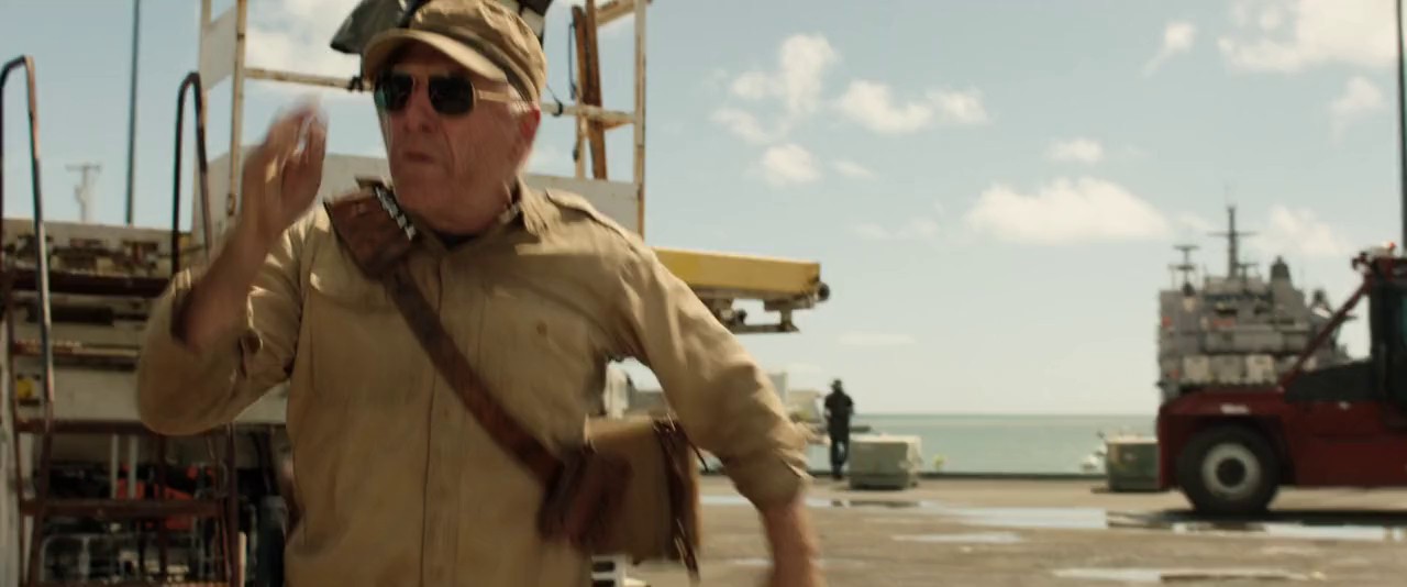 Jurassic-World-Fallen-Kingdom-2018-Hindi-English-Blu-Ray-720p-x264-AVC-AAC-6ch-ESub-mkv-0002