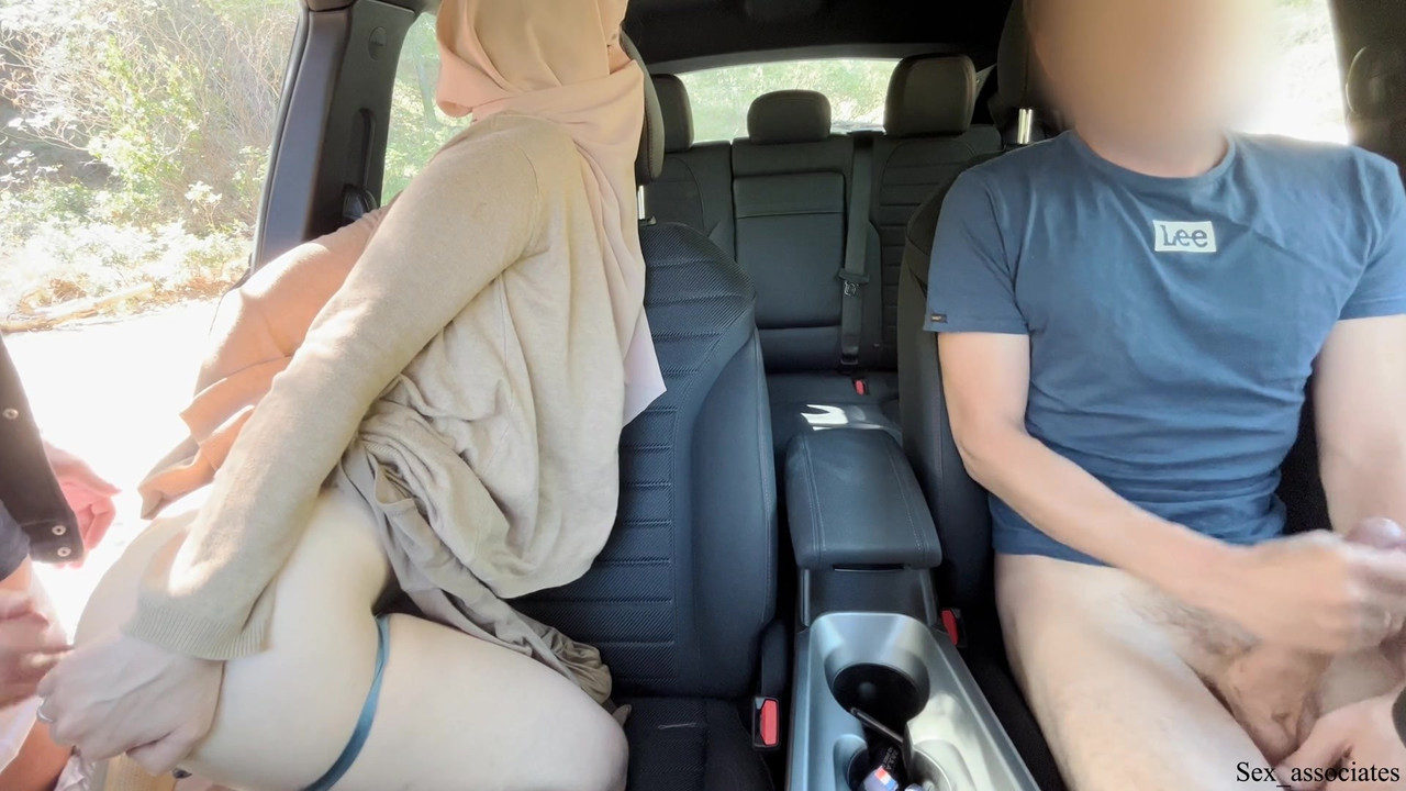 [Image: My-Muslim-Hijab-Wifes-First-Dogging-in-P...t1080p.jpg]