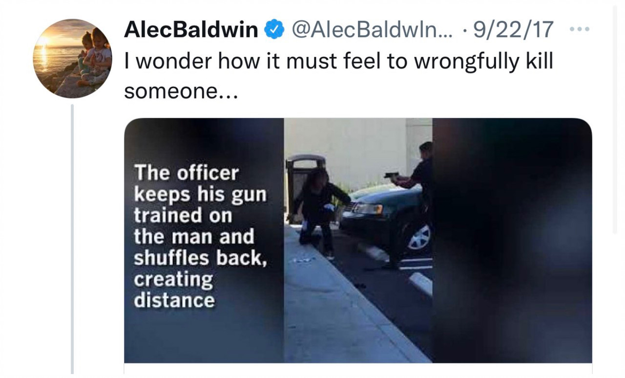 Captan a Alec Baldwin devastado tras tiro accidental que mató a Halyna Hutchins