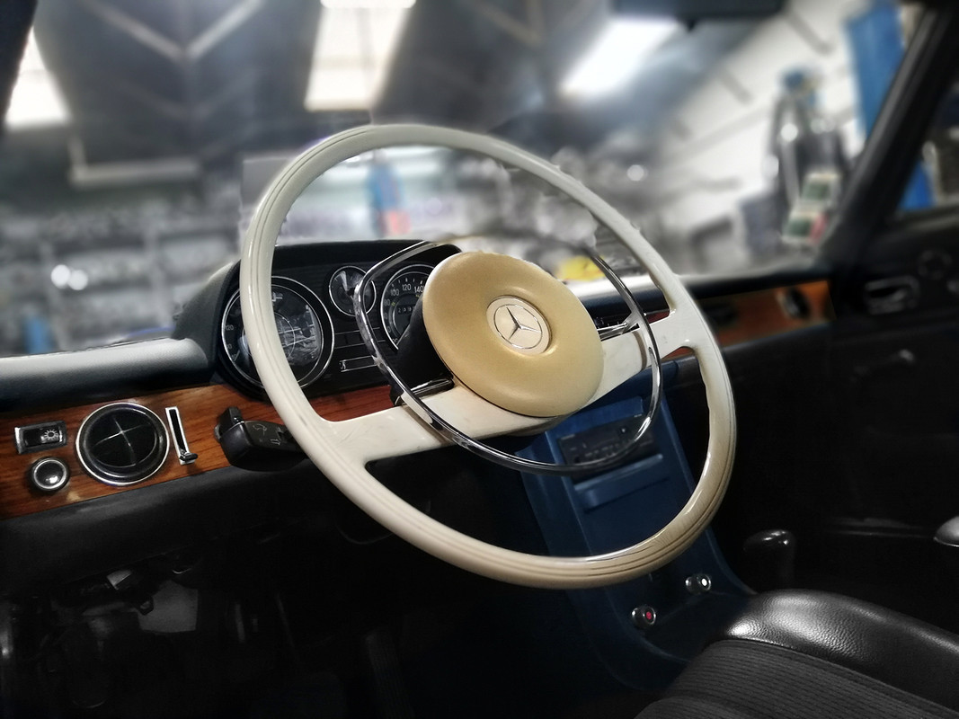 MERC_W115_250SE_EA2204-1