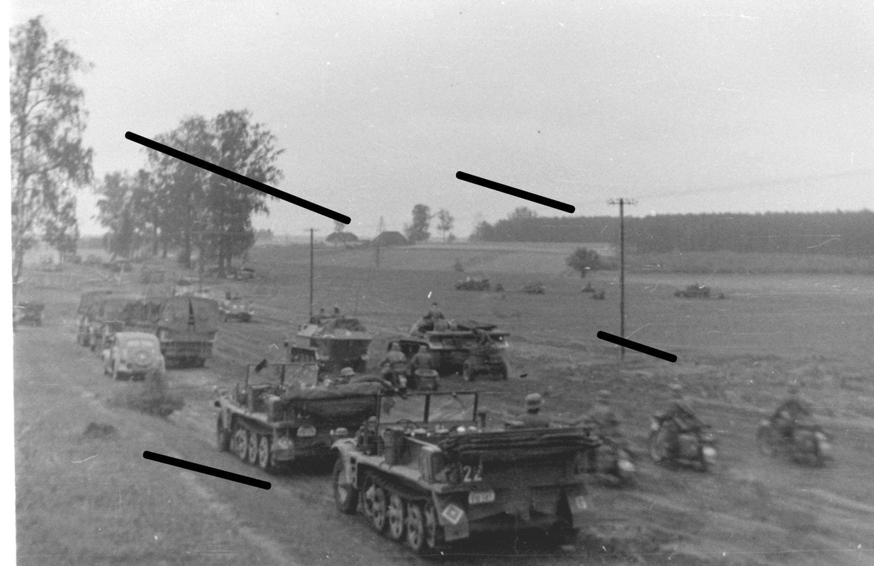 Rußland Ostfront Schützenpanzerwagen Sd.Kfz Halbkette Vormarsch1