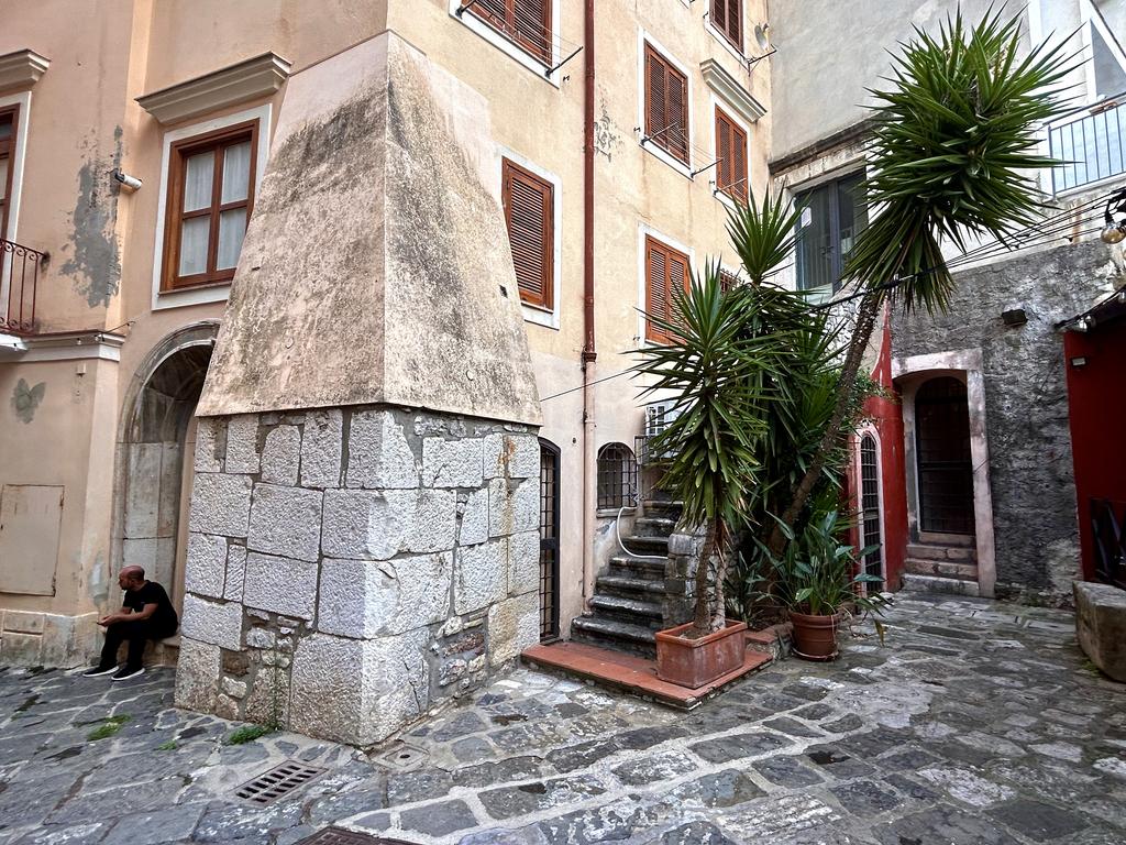 Жаркий сентябрь на побережье Тирренского моря. Жаркий сентябрь на побережье Тирренского моря.