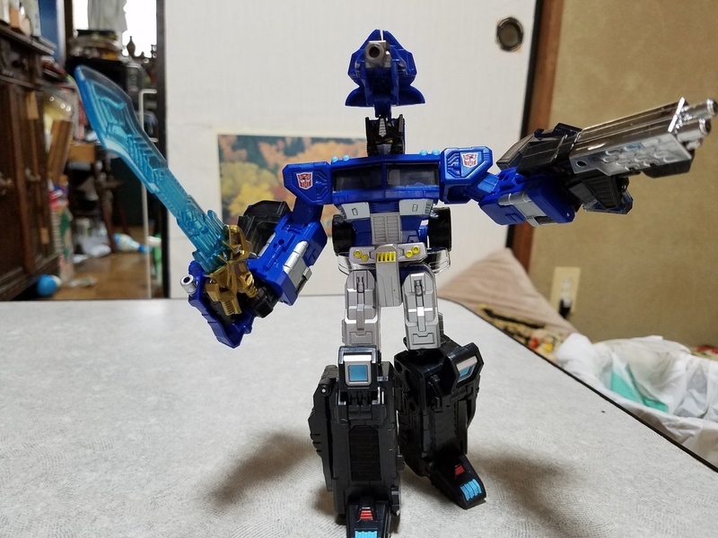 E-Hobby LG-EX Magna Convoy - In Hand Images Of D