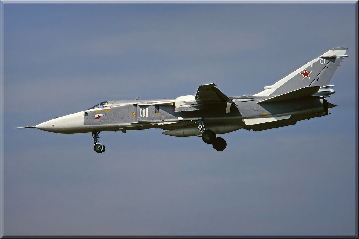 11 ORAP Su-24MR 01 White_0515321, Summer 1992