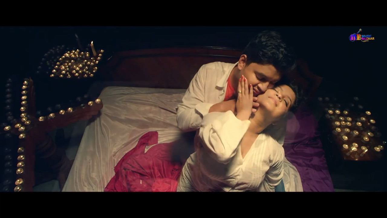 Shubha Poonja  Hot Scenes from an old tulu movie.mp4_snapshot_08.30.837