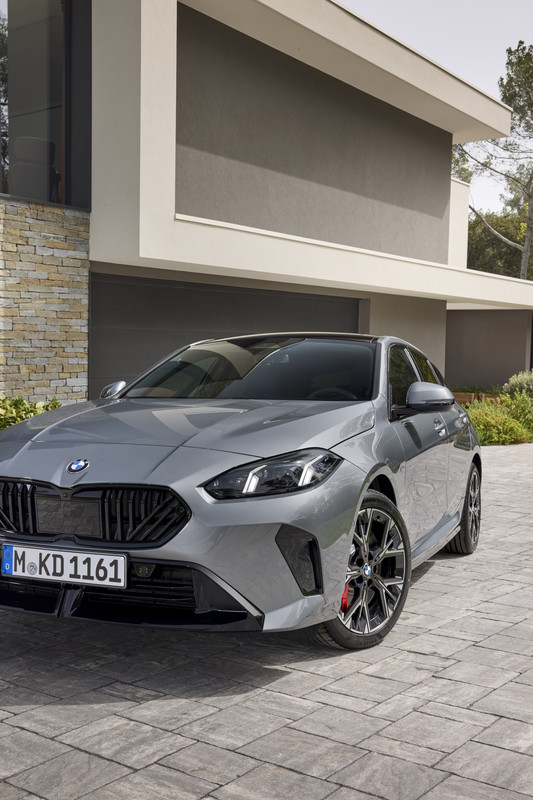 P90550869_highRes_the-all-new-bmw-1-se